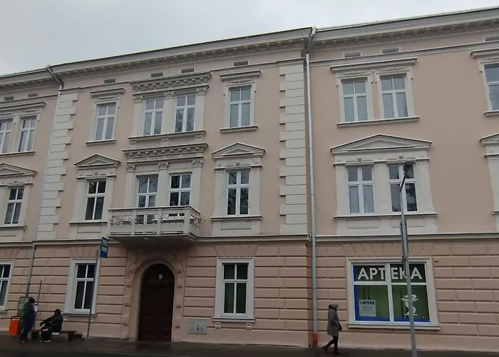 Dworskiego Street 1