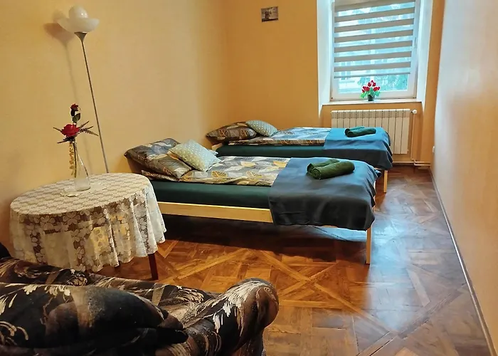 Dworskiego Street 1