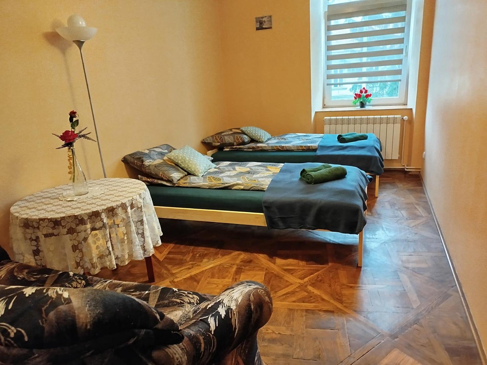 Dworskiego Street 1